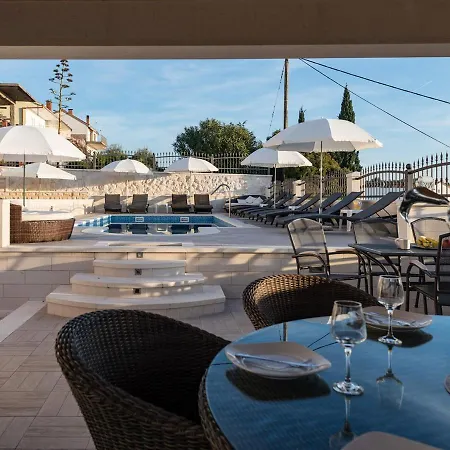 בית נופש Luxury Miljak