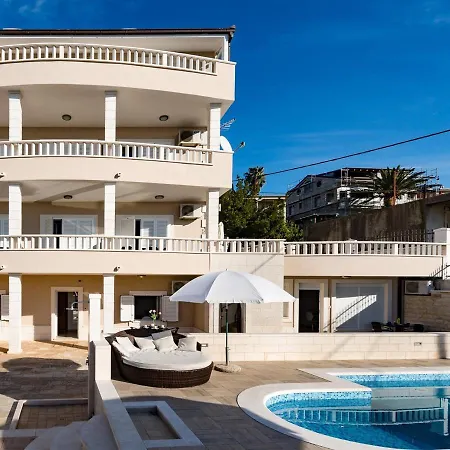 בית נופש Luxury Miljak