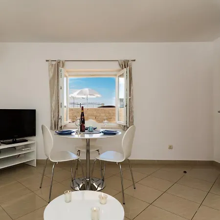 Luxury Miljak בית נופש *