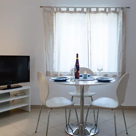 Luxury Miljak בית נופש פודסטראנה